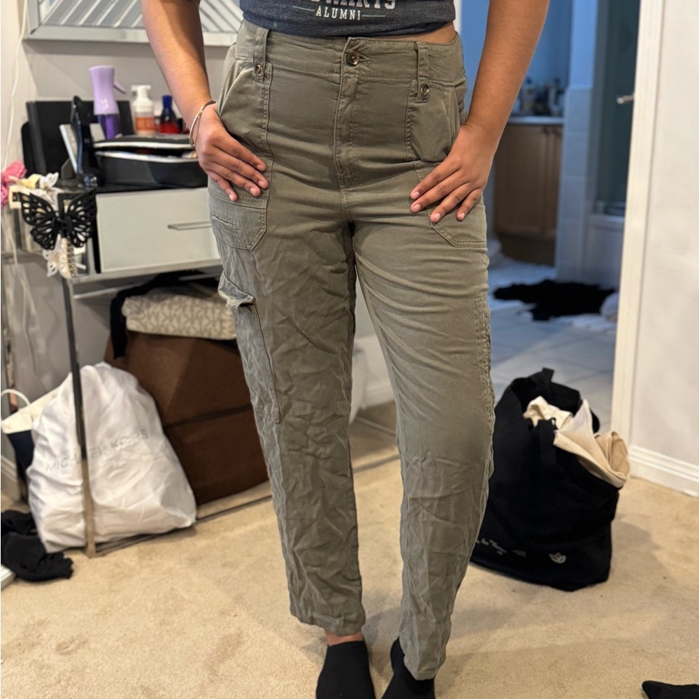 H&M Green Cargo Pants with Modern Slim Fit